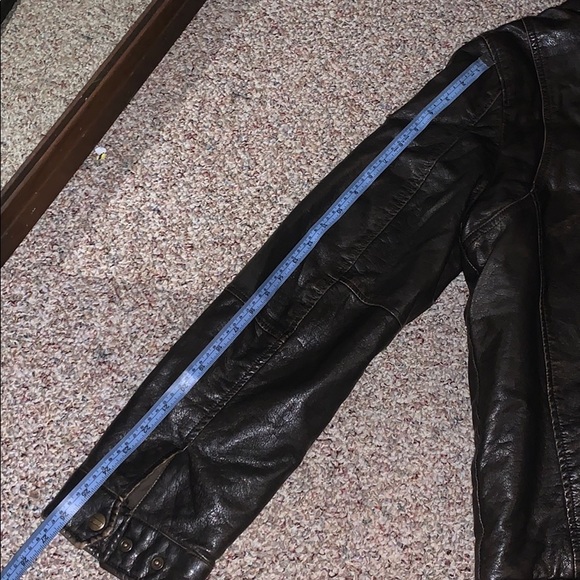 Levi Lether jacket - Picture 8 of 16